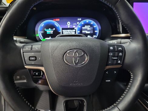 Certified 2024 Toyota Crown Limited w/ Advanced Technology Package image 18