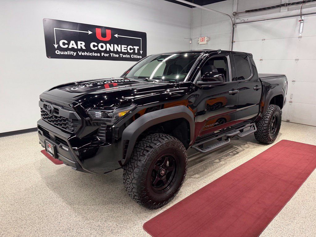 Used 2025 Toyota Tacoma TRD Off-Road AWD/4WD image 2