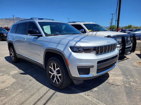 Used 2025 Jeep Grand Cherokee L Limited AWD/4WD image 14