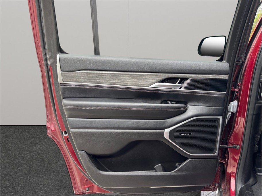 Used 2024 Jeep Wagoneer Series II w/ Flexible Seating Group RWD image 41