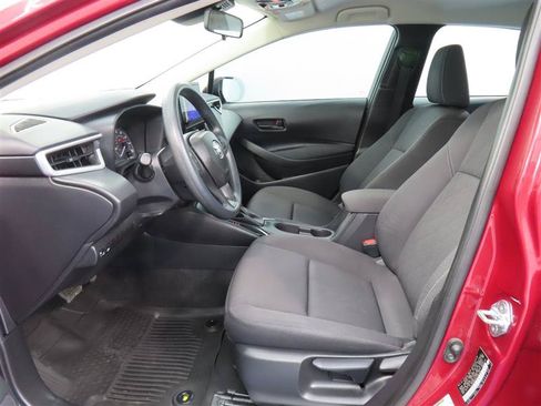 Used 2025 Toyota Corolla LE FWD image 17