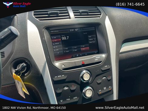 Used 2015 Ford Explorer XLT w/ Equipment Group 202B AWD/4WD image 13