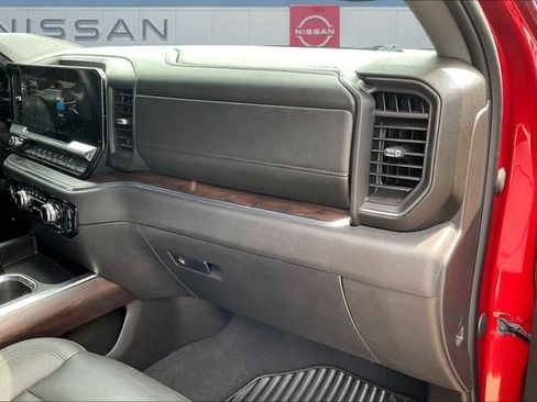 Used 2023 GMC Sierra 1500 SLT AWD/4WD image 26