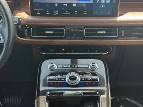 Certified 2022 Lincoln Nautilus Reserve AWD/4WD image 19