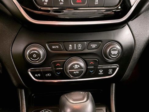 Used 2021 Jeep Cherokee Limited w/ Elite Package image 14