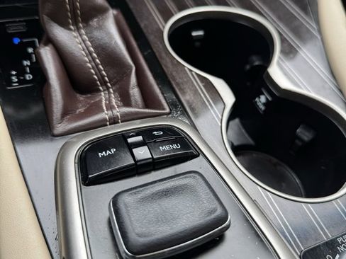 Used 2016 Lexus RX 450h AWD image 38