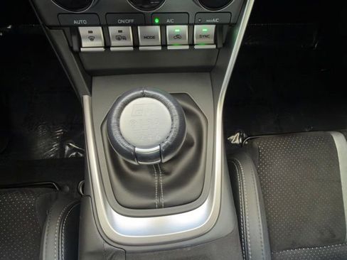 Used 2024 Toyota GR86 Premium RWD image 23