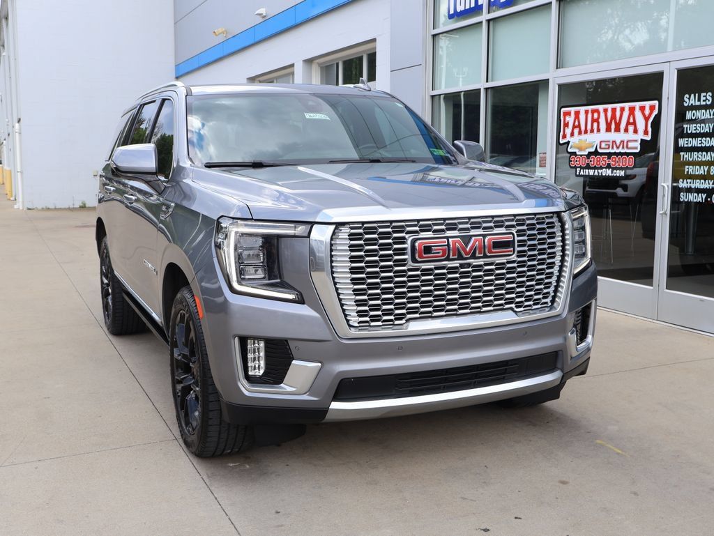 Certified 2022 GMC Yukon Denali w/ Denali Premium Package AWD/4WD image 2