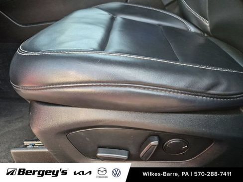 Used 2021 Ford Explorer XLT w/ Equipment Group 202A AWD/4WD image 13