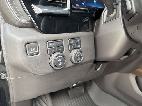 Used 2024 Chevrolet Silverado 1500 LT Trail Boss w/ LT Trail Boss Premium Package AWD/4WD image 57