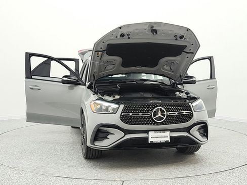 Used 2025 Mercedes-Benz GLE 450e 4MATIC image 2