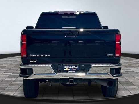 Used 2024 Chevrolet Silverado 2500 LTZ w/ LTZ Convenience Package AWD/4WD image 6