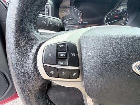 Used 2021 Ford Explorer XLT w/ Equipment Group 202A RWD image 14