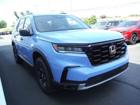 Used 2023 Honda Pilot TrailSport image 7