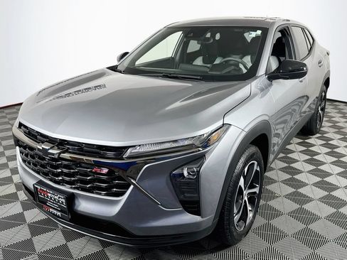 Used 2026 Chevrolet Trax RS w/ Driver Confidence Package FWD image 3