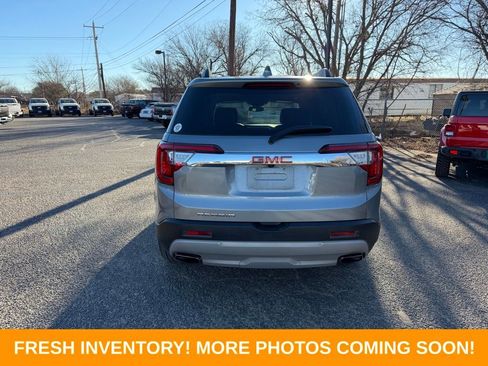 Used 2023 GMC Acadia SLT w/ Preferred Package image 5