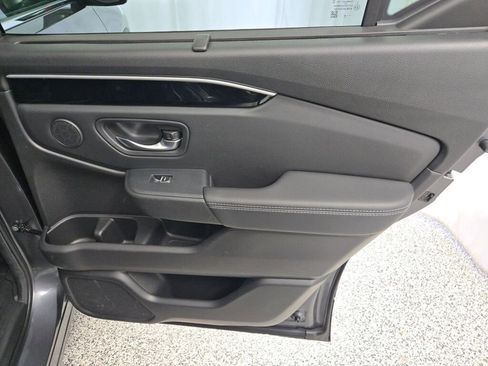 Used 2025 Honda Pilot Touring image 9