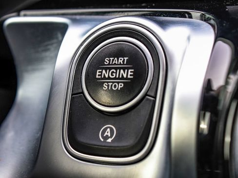 Used 2022 Mercedes-Benz GLB 250 4MATIC image 32