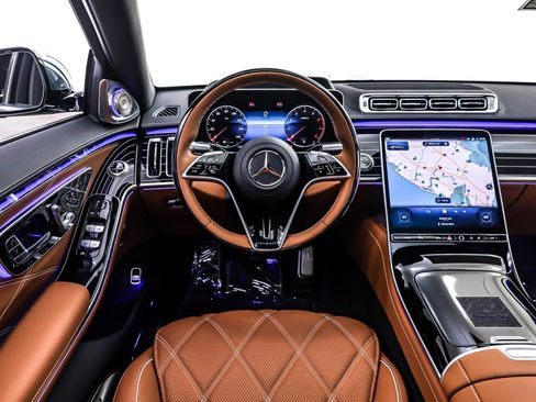Used 2026 Mercedes-Benz Maybach S 680 4MATIC image 4