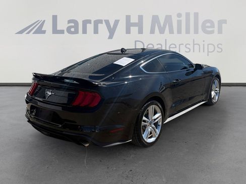 Used 2020 Ford Mustang Premium w/ Equipment Group 201A image 5