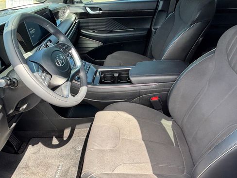 Used 2025 Hyundai Palisade Calligraphy AWD/4WD image 21
