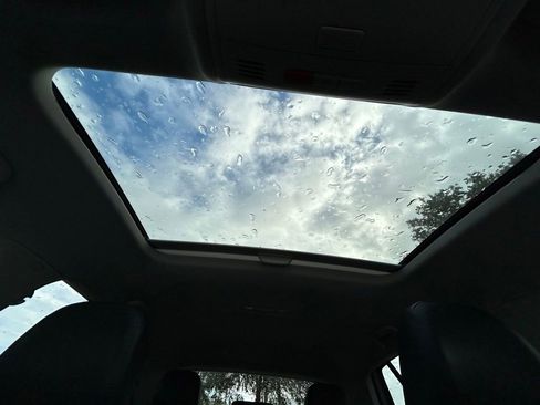 Used 2015 Volkswagen Golf TDI S image 28