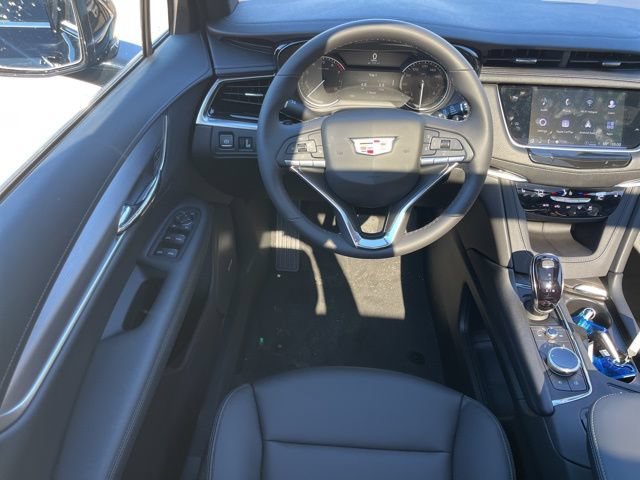 New 2025 Cadillac XT6 Luxury FWD image 32