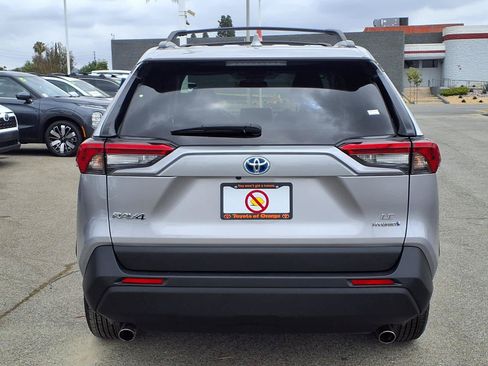 Certified 2024 Toyota RAV4 LE AWD/4WD image 5