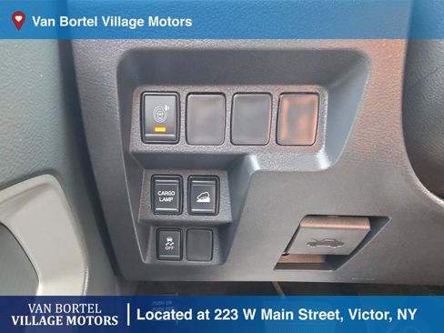 Used 2022 Nissan Frontier SV w/ Technology Package AWD/4WD image 17