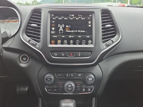 Used 2023 Jeep Cherokee Altitude Lux AWD/4WD image 13