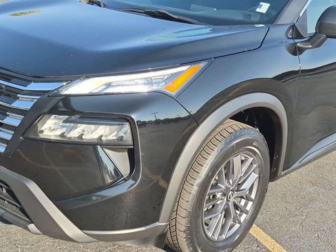 Used 2024 Nissan Rogue S AWD/4WD image 9