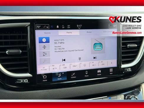 Used 2024 Chrysler Pacifica Touring-L FWD image 31