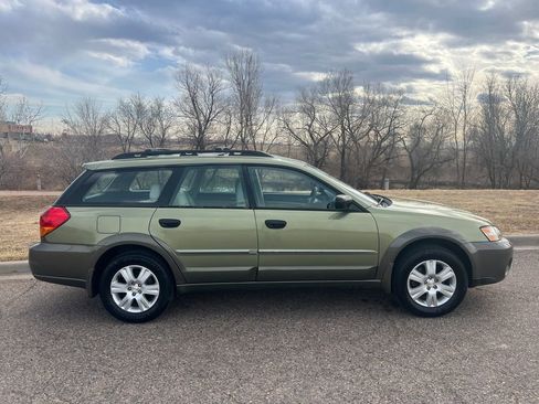 Used 2005 Subaru Outback 2.5i image 2