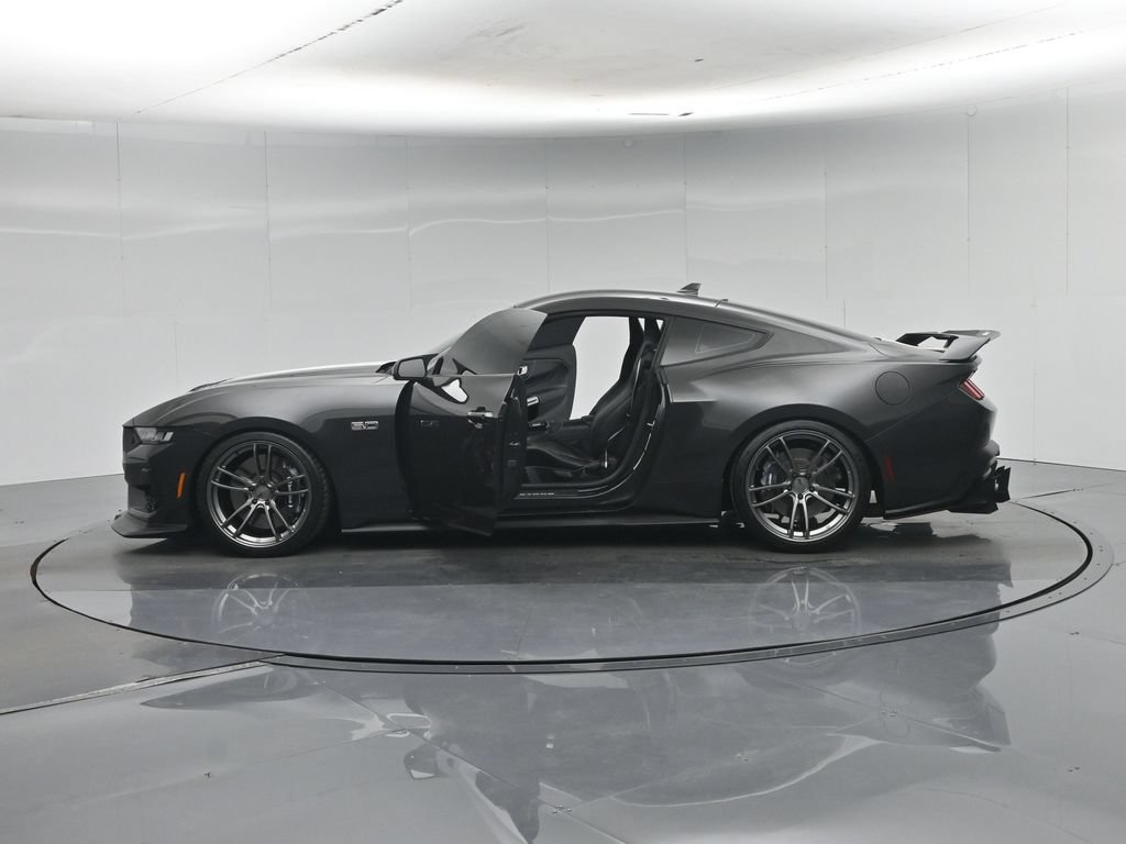 Used 2024 Ford Mustang GT Premium w/ GT Performance Package RWD image 4