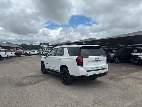 Used 2026 GMC Yukon Elevation w/ Elevation Premium Package AWD/4WD image 8