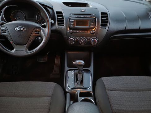 Used 2017 Kia Forte LX image 18