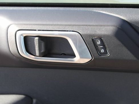 Used 2025 Ford Bronco Badlands image 39