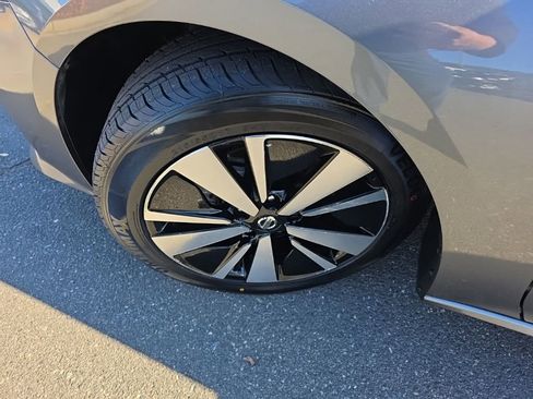 Used 2022 Nissan Altima 2.5 SV image 11