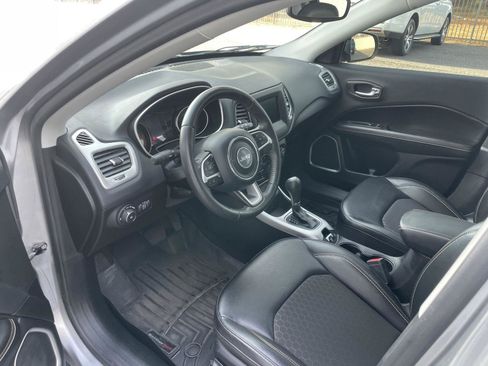 Used 2019 Jeep Compass Latitude image 17