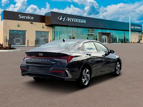 New 2026 Hyundai Elantra Limited FWD image 7