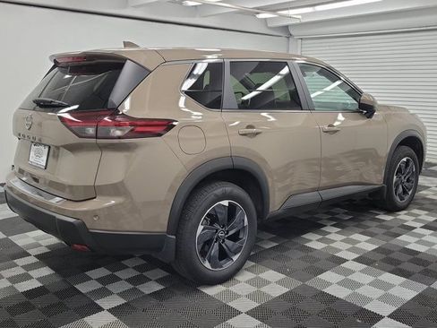 Certified 2025 Nissan Rogue SV FWD image 6