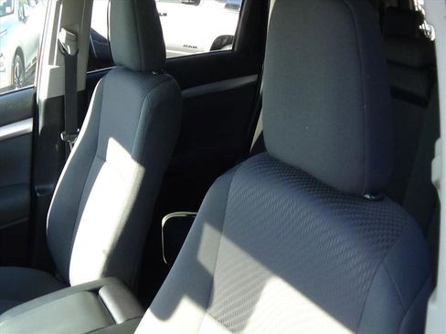 Used 2019 Toyota Highlander LE image 17