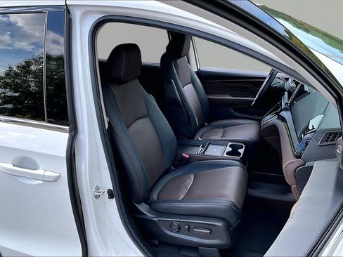Used 2025 Honda Odyssey Elite image 23