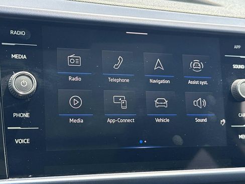 Used 2023 Volkswagen Taos SE w/ Panoramic Sunroof Package FWD image 26