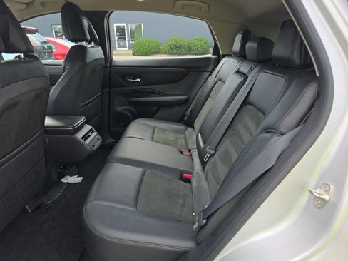 Used 2023 Nissan Ariya FWD image 6