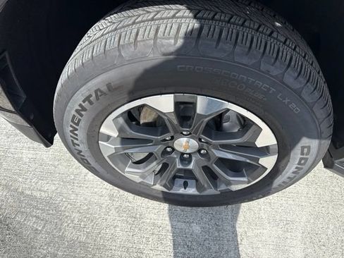 Used 2026 Chevrolet Suburban LS RWD image 24