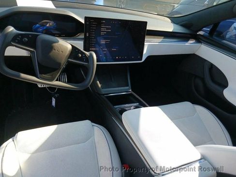 Used 2022 Tesla Model S Plaid image 18