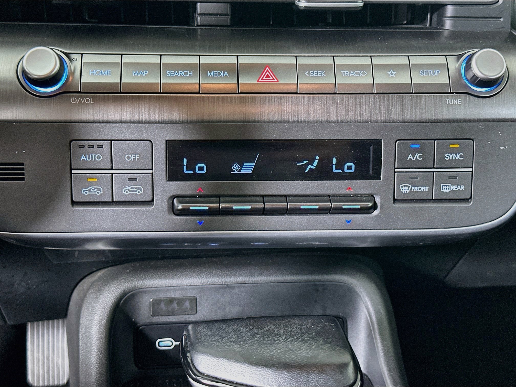 Used 2025 Hyundai Kona SEL FWD image 24
