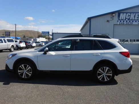 Used 2018 Subaru Outback 2.5i Limited image 6