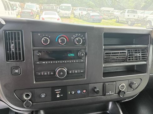 Used 2022 GMC Savana 3500 w/ Power Convenience Package RWD image 13